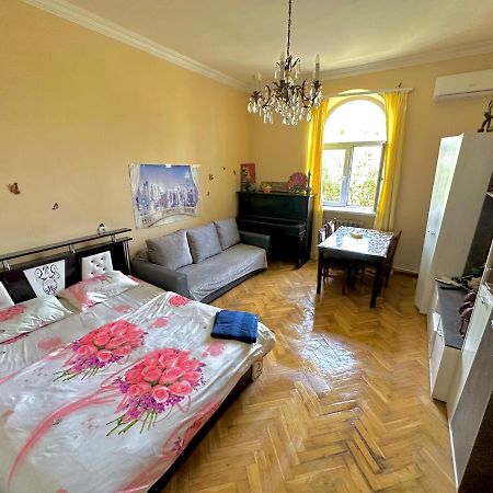 Karson Family Hostel & Guest House Erévan Extérieur photo