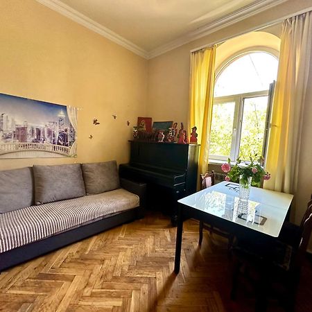 Karson Family Hostel & Guest House Erévan Extérieur photo