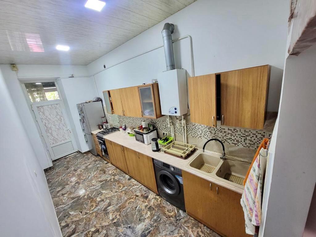 Karson Family Hostel & Guest House Erévan Extérieur photo