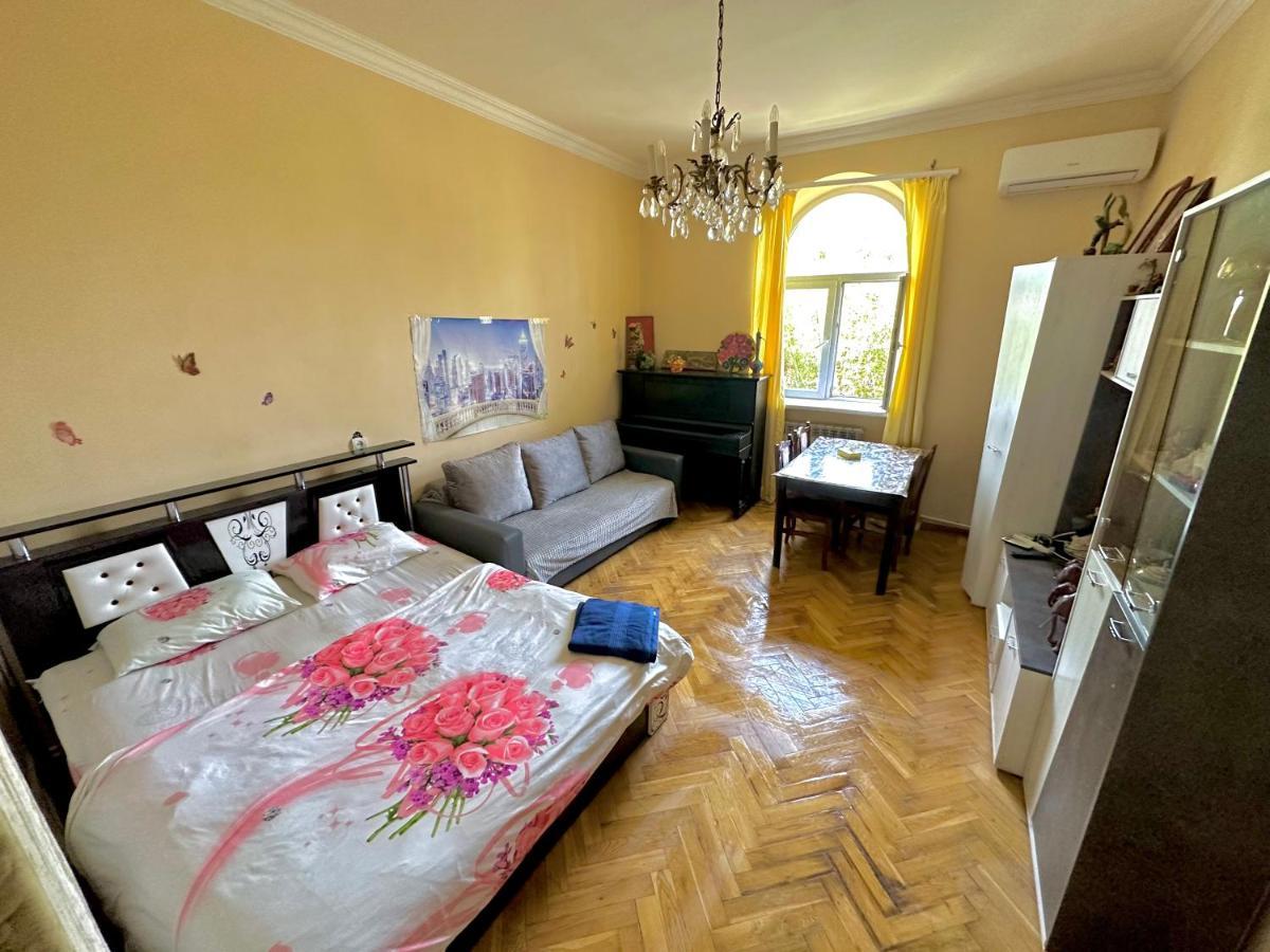 Karson Family Hostel & Guest House Erévan Extérieur photo